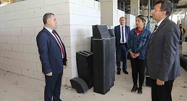 Rektör Altun, ERÜ Acil Ek Binasının Birinci Etap İnşaatında İncelemelerde Bulundu