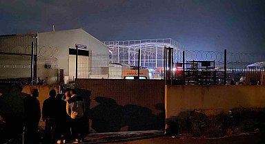 Sakarya'da traktör fabrikası sahasında çıkan yangın söndürüldü