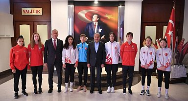 Şampiyon sporculara Vali Şıldak'tan başarı ödülü