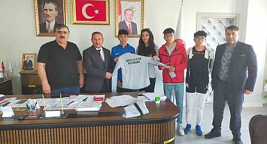 Şampiyonlar ödüllendirildi