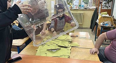 Sandıklar kapandı oy sayımına geçildi