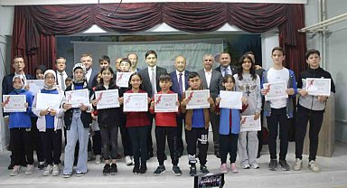 Şaphane'de "40 Hadis Ezberleme Yarışması" düzenlendi