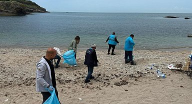Sardala Koyu'nda atıklar toplanıyor