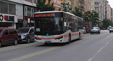 Seçim sebebiyle tedbirlerin uygulandığı caddelerdeki trafik açıldı