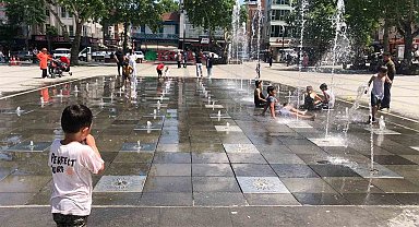 Sıcak havayı fırsat bilen Çocuklar kuru havuzda serinledi