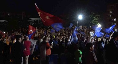 Siirt'te seçim kutlaması başladı