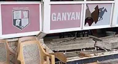 Silivri'de kadın sürücü ganyan bayiine çarptı: 1 ölü