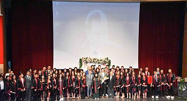 Sinop Fen Lisesi'nde mezuniyet coşkusu