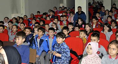 Sinop'ta köylerde yaşayan 5 bin çocuk tiyatroyla buluştu
