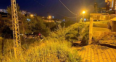 Sinop'ta otomobil ormanlık alana düştü: 1 yaralı