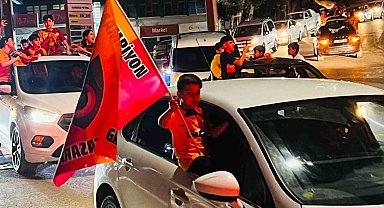 Şırnak'ta taraftarlar araç konvoylarıyla kutlama yaptı