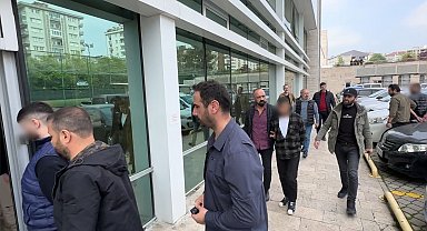 Sokak ortasındaki cinayetle ilgili 7 kişi adliyede