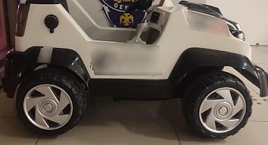 Sultangazi'de kıyafet değiştirip akülü araç ve kablo çalan hırsız yakalandı