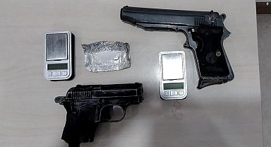 Şüpheli araçtaki şahıslardan uyuşturucu çıktı