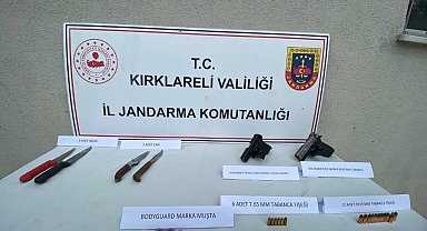 Şüpheli araçtan tabancalar çıktı