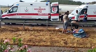 Tarım işçilerini taşıyan minibüs hafriyat kamyonu ile çarpıştı: 1 ölü, çok sayıda yaralı var