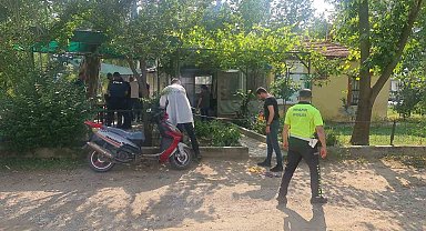 Tartıştığı emekli doktoru başından vurdu