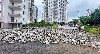 Tekirdağ'da basın açıklaması savaş alanına döndü: Gayrimenkul sahipleri ile firma yetkilileri arasında arbede