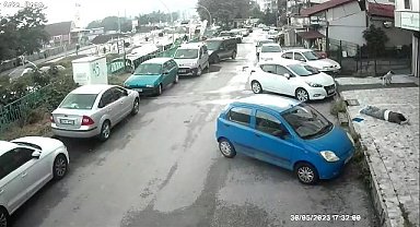 Temizliğe gittiği evde balkondan düşerek hayatını kaybetti