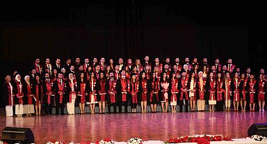 Tıbbiyelilerin mezuniyet coşkusu