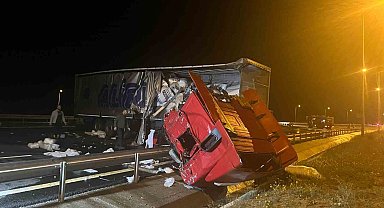 Tırın çarptığı otobüs alev aldı: 5 yaralı