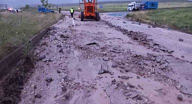 Tunceli'de heyelan nedeniyle yol kapandı