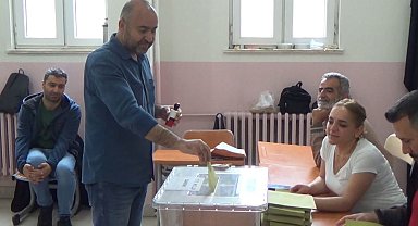 Tunceli'de oy verme işlemi başladı