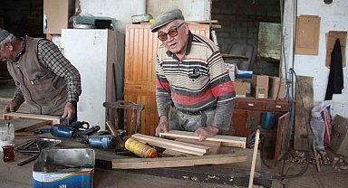 Uğruna parmaklarını kaybettiği mesleğini bırakamıyor