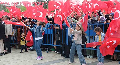 Uğur Işılak Erzurum'da coşturdu