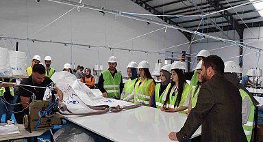 Üniversite öğrencileri çuval fabrikasında incelemelerde bulundular