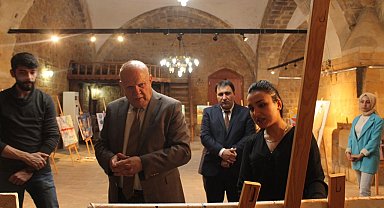 Üniversite öğrencilerinin gözünden Bayburt'un tarihi ve medeniyeti tuvallere ustaca resmedildi