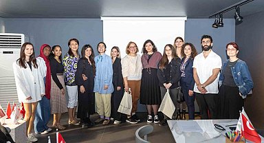 Üniversitelilerden depremzede çocuklar için konteyner tasarımları