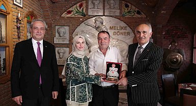 Ünlü dönerciden Mehmetçiğe destek...