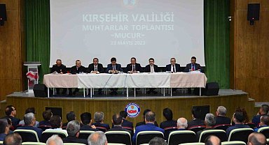 Vali Buhara muhtarları dinledi