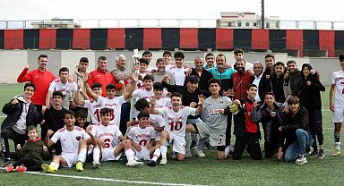 Van Büyükşehir Belediyespor aldığı kupalarla adından söz ettiriyor