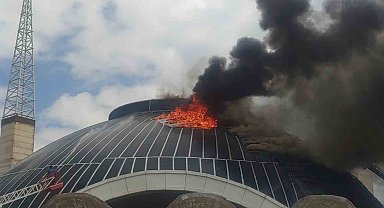 Van'da inşaat halindeki camide yangın