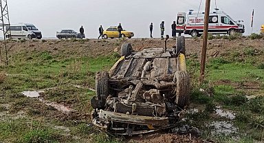 Van'da İran plakalı otomobil kaza yaptı: 1 yaralı