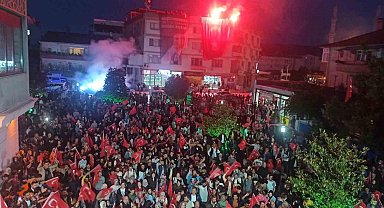 Yalova'da Cumhurbaşkanı Erdoğan'ın seçim zaferi kutlanıyor