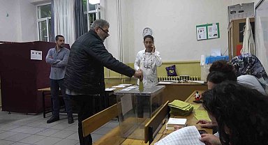 Yalova'da oy kullanma işlemi başladı