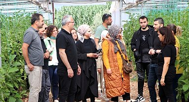 Yalovalı sebze üreticilerinden Kumluca'ya teknik gezi