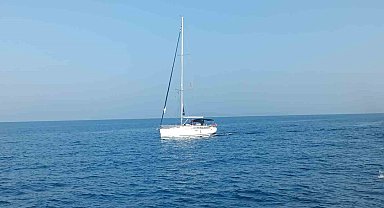 Yelkenli teknedeki 79 göçmen kurtarıldı