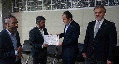 Yeniden Refah Partisi Genel Başkanı Fatih Erbakan mazbatasını aldı