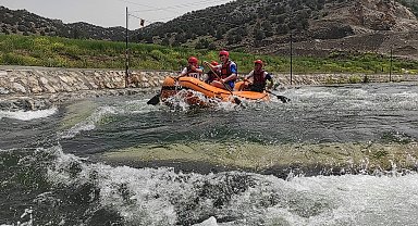 Yozgat'ta Okul Sporları Rafting Türkiye Şampiyonası müsabakaları başladı