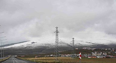 Yüksek kesimlerde kar yağışı etkili oldu