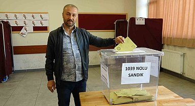 Yüksekova'da oy kullanma işlemi devam ediyor