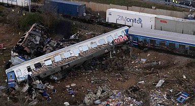 Yunanistan'daki tren faciası ile ilgili Başbakan Miçotakis hakkında dava açıldı