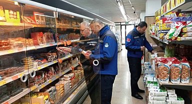 Zabıta ekipleri marketleri denetlendi