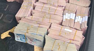 1 milyon 600 bin lirayı kaza sürü vererek çaldırdıklarını söylediler