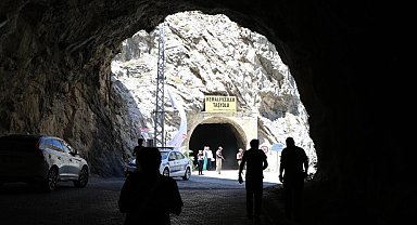 132 yılda tamamlanan Taş yol kaderine terk edildi