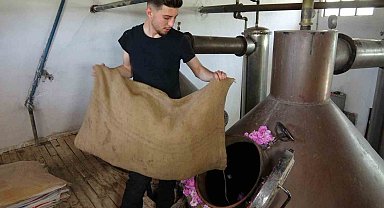 15 milyon gül yaprağından çıkıyor, litresi 10 bin euroya kadar alcı buluyor